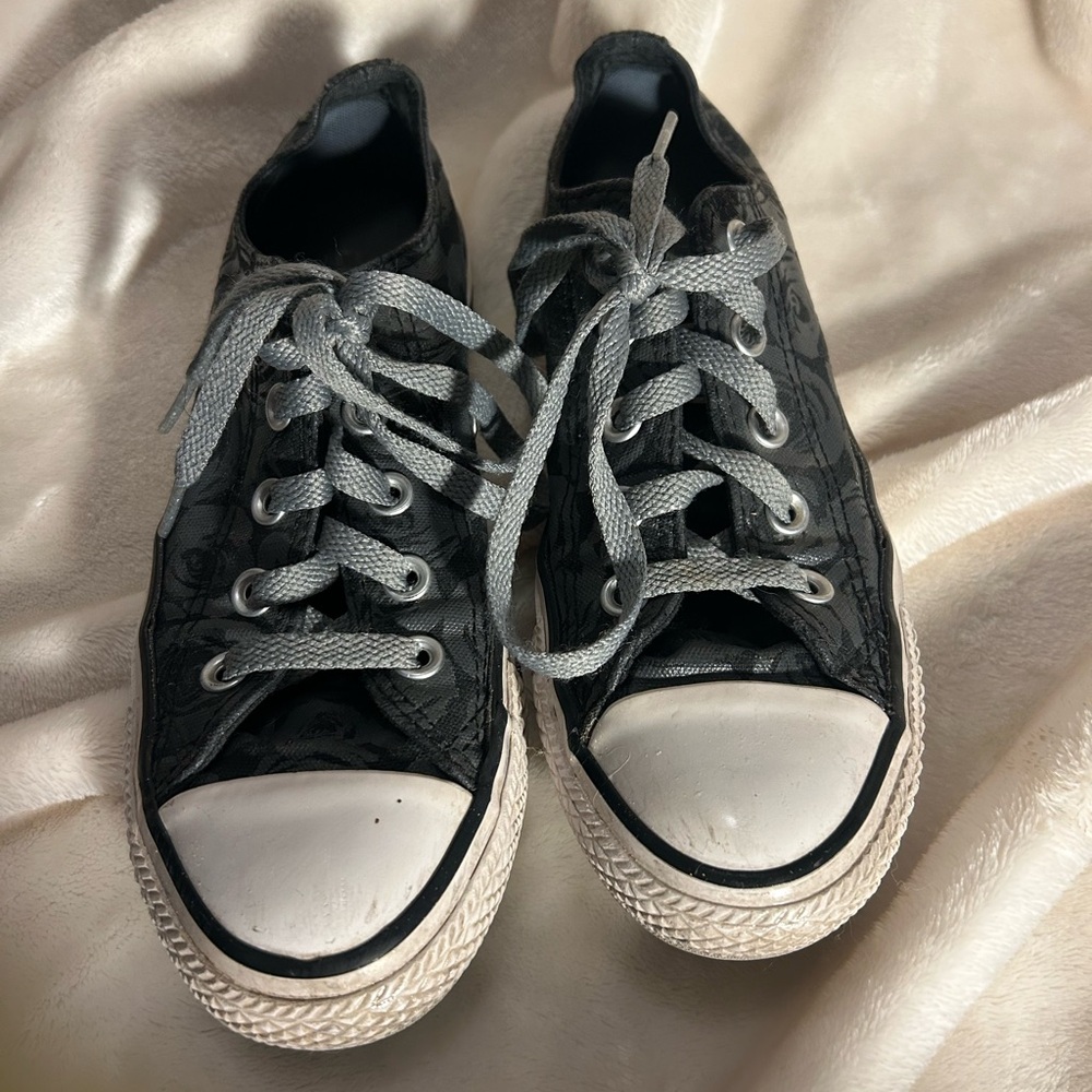 Converse Black Roses Sneakers. 6